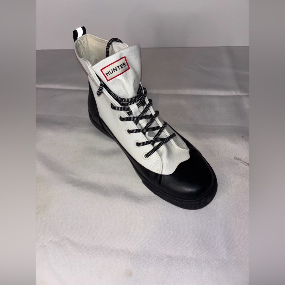 Hunter for Target Unisex Dipped Canvas High-Top Sneakers in W 10 1/2 / M 8 1/2